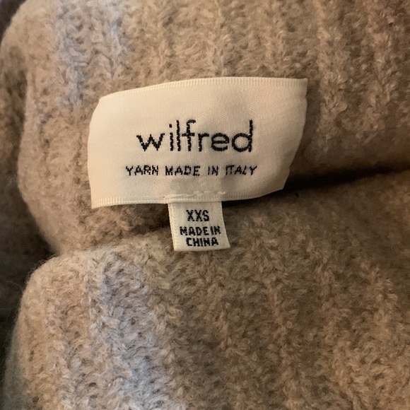 100% wool Aritzia Wilfred cropped sweater, xxs - Picture 3 of 3